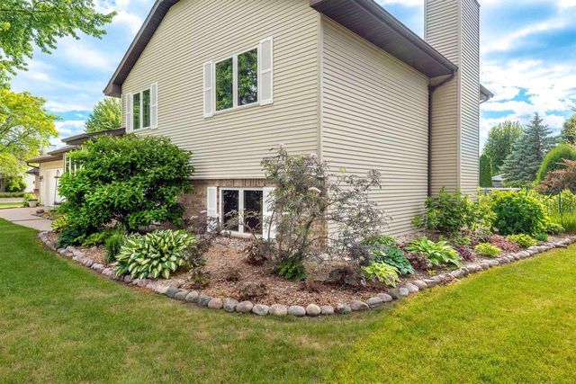 1267 SNOWDON DRIVE, Oshkosh, WI 54904