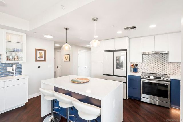 555 Front St. 1302, San Diego, CA 92101