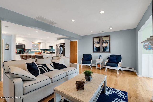 59 Top Sail Court, Bayville, NJ 08721