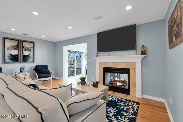 59 Top Sail Court, Bayville, NJ 08721