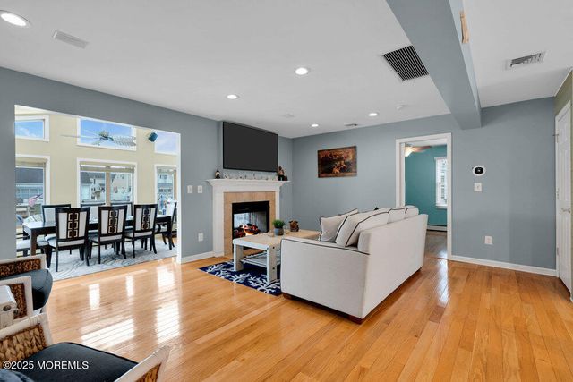 59 Top Sail Court, Bayville, NJ 08721