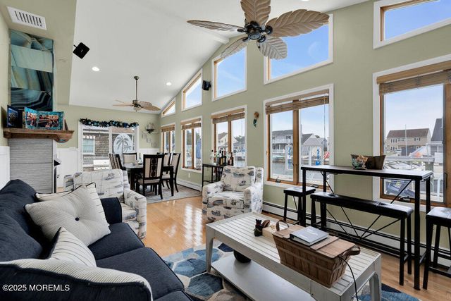 59 Top Sail Court, Bayville, NJ 08721