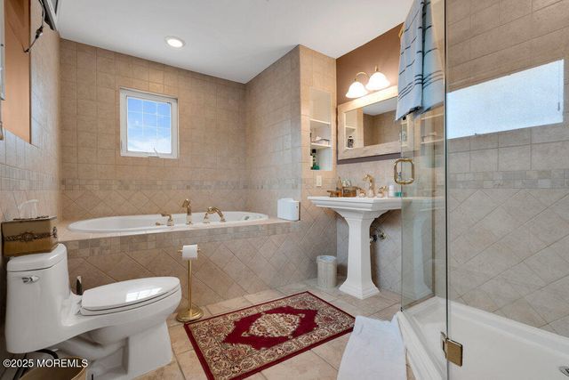 59 Top Sail Court, Bayville, NJ 08721