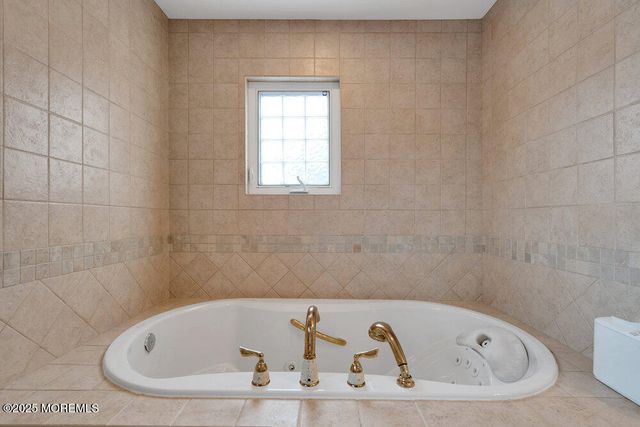 59 Top Sail Court, Bayville, NJ 08721