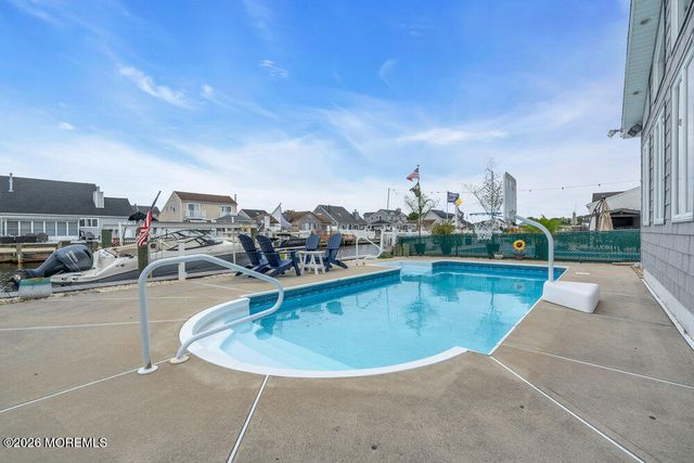 59 Top Sail Court, Bayville, NJ 08721