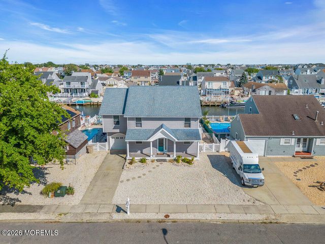 59 Top Sail Court, Bayville, NJ 08721