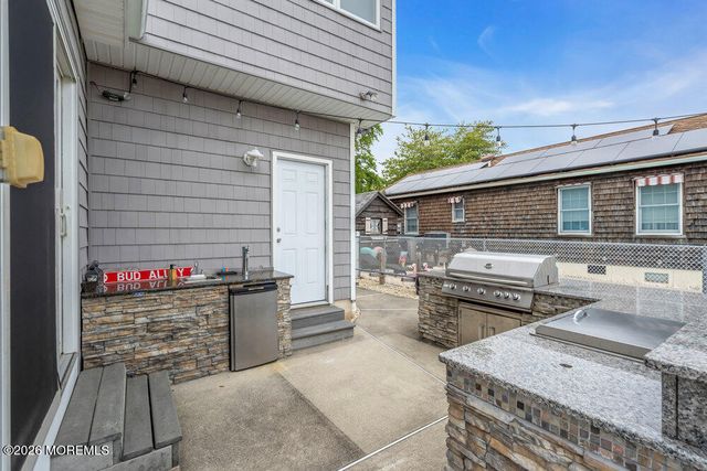 59 Top Sail Court, Bayville, NJ 08721