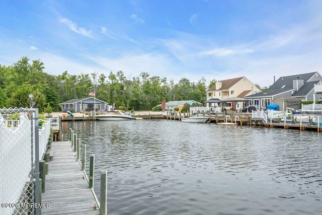 59 Top Sail Court, Bayville, NJ 08721