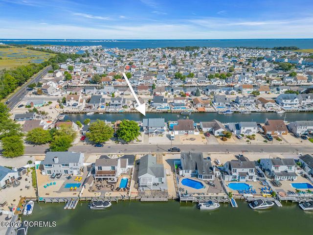 59 Top Sail Court, Bayville, NJ 08721