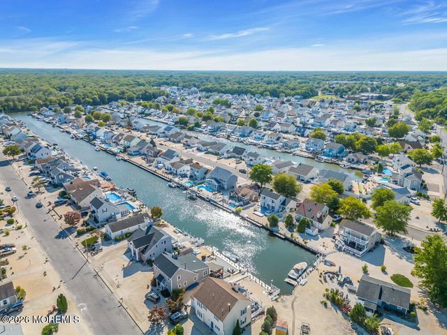 59 Top Sail Court, Bayville, NJ 08721