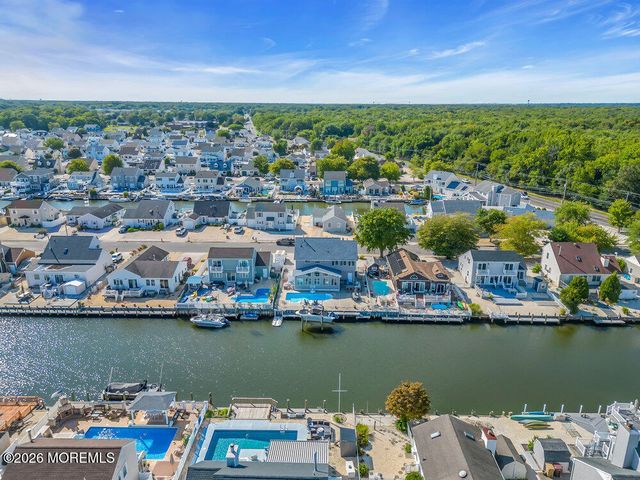 59 Top Sail Court, Bayville, NJ 08721