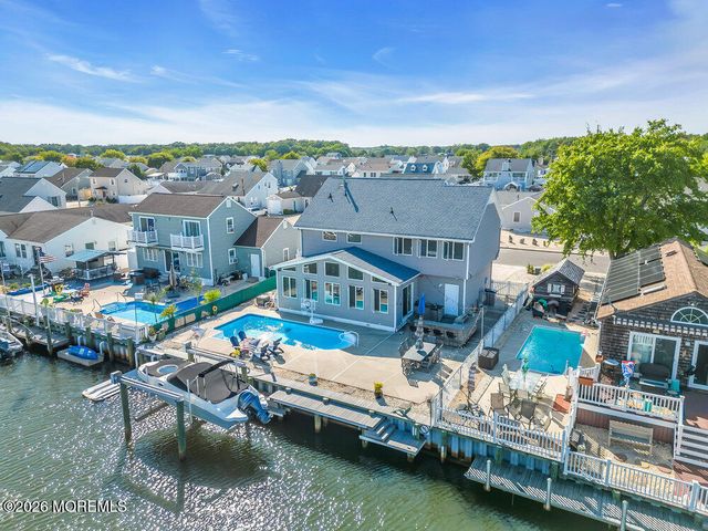 59 Top Sail Court, Bayville, NJ 08721