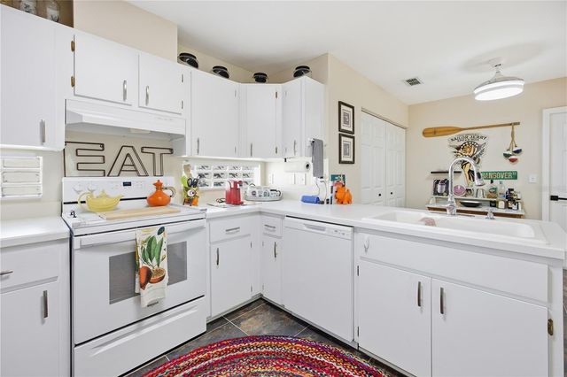 11230 SW 72ND AVENUE, Ocala, FL 34476