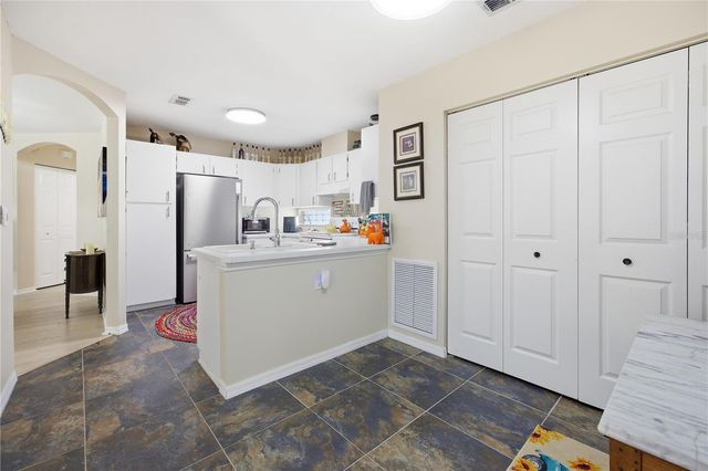 11230 SW 72ND AVENUE, Ocala, FL 34476