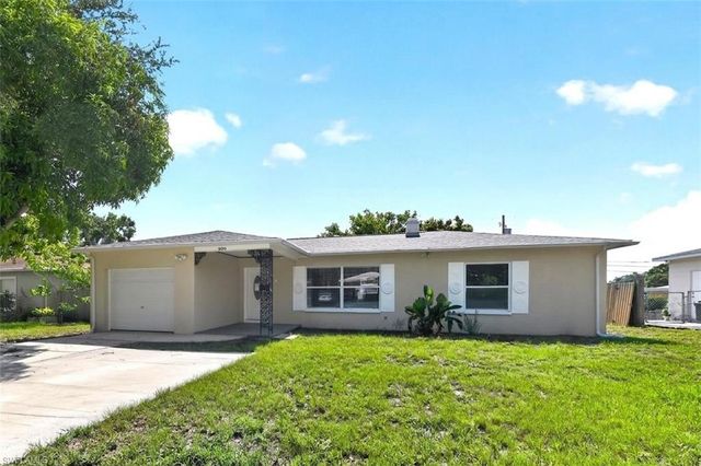 5235 Robin LN N, St. Petersburg, FL 33714