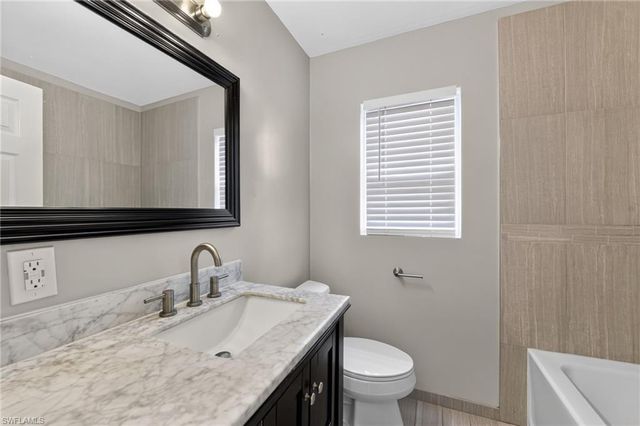 5235 Robin LN N, St. Petersburg, FL 33714