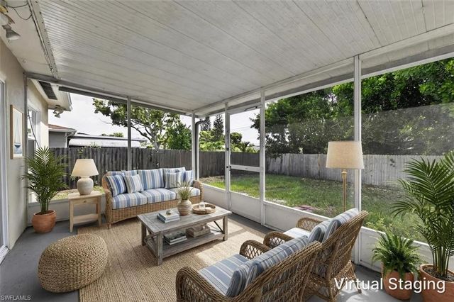 5235 Robin LN N, St. Petersburg, FL 33714