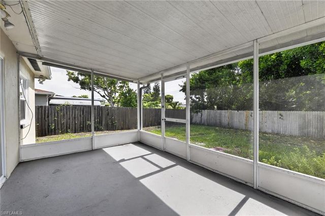 5235 Robin LN N, St. Petersburg, FL 33714