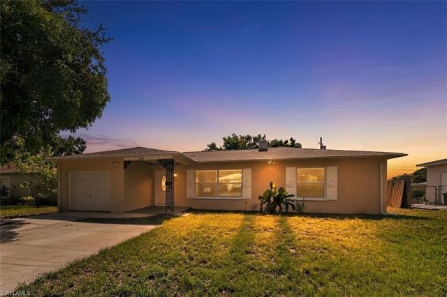 5235 Robin LN N, St. Petersburg, FL 33714