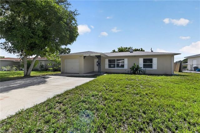 5235 Robin LN N, St. Petersburg, FL 33714