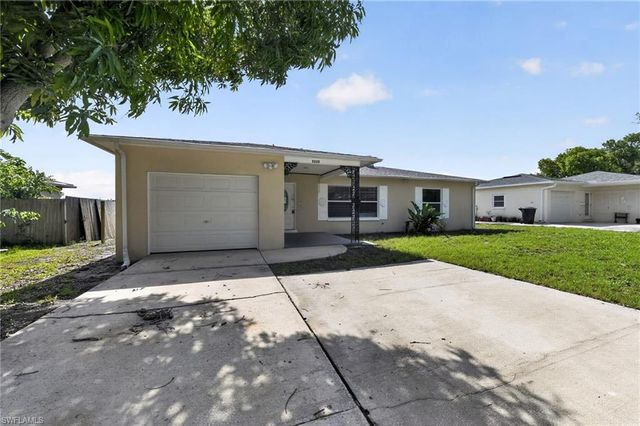 5235 Robin LN N, St. Petersburg, FL 33714
