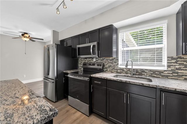 5235 Robin LN N, St. Petersburg, FL 33714