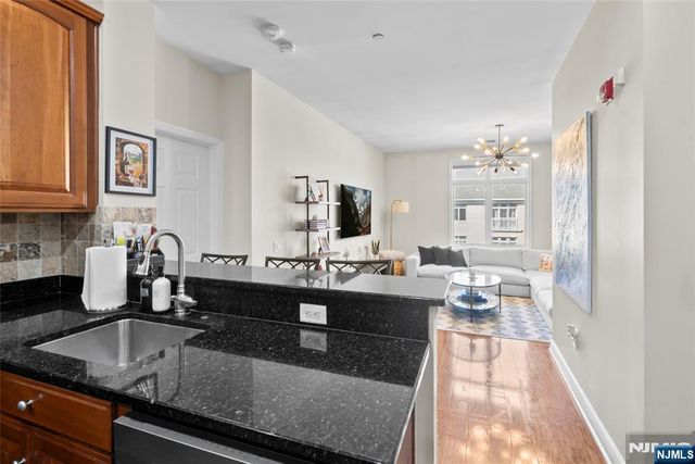 7400 River Road 401, North Bergen, NJ 07047