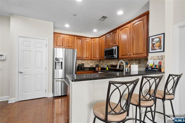 7400 River Road 401, North Bergen, NJ 07047