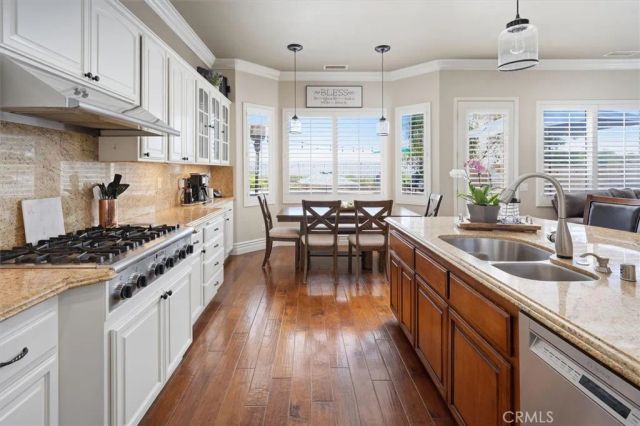 22064 Gold Canyon, Saugus, CA 91390