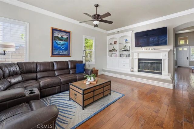 22064 Gold Canyon, Saugus, CA 91390