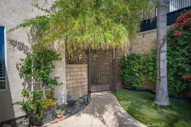 22064 Gold Canyon, Saugus, CA 91390