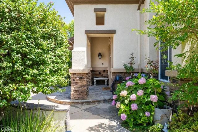 22064 Gold Canyon, Saugus, CA 91390