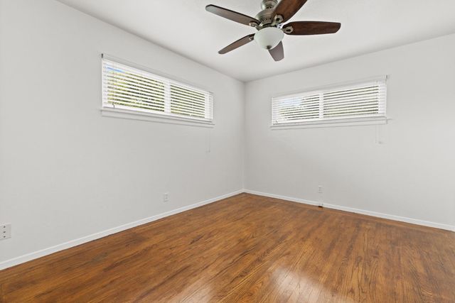 5631 Engle Rd, Carmichael, CA 95608