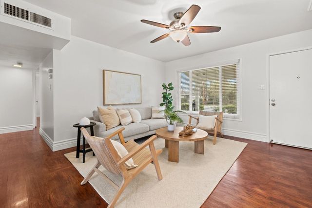 5631 Engle Rd, Carmichael, CA 95608