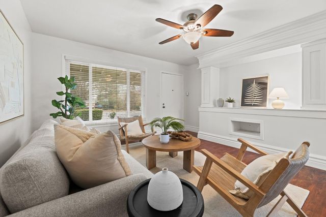 5631 Engle Rd, Carmichael, CA 95608