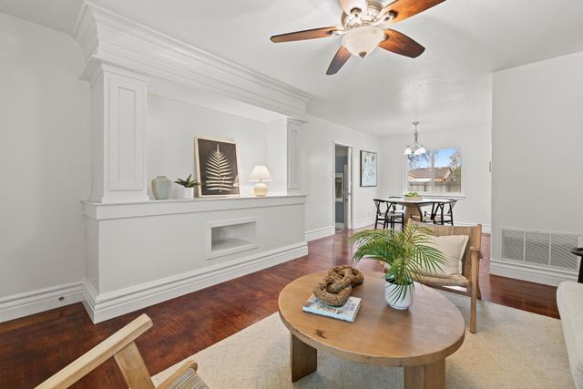 5631 Engle Rd, Carmichael, CA 95608