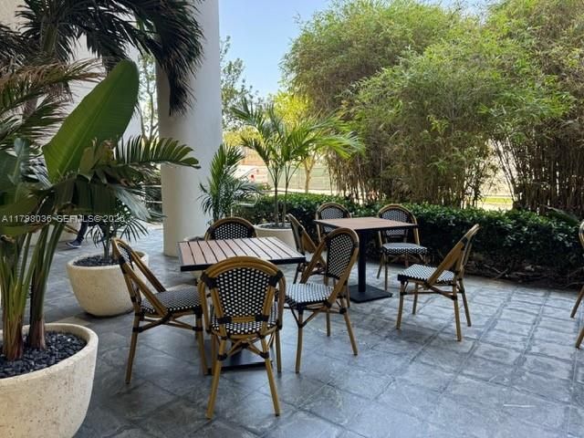 20900 NE 30th Avenue 503 assigned parking, Aventura, FL 33180
