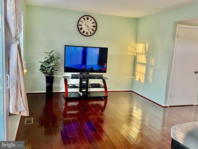 8346 MOUNTAIN ASH WAY, Gaithersburg, MD 20879