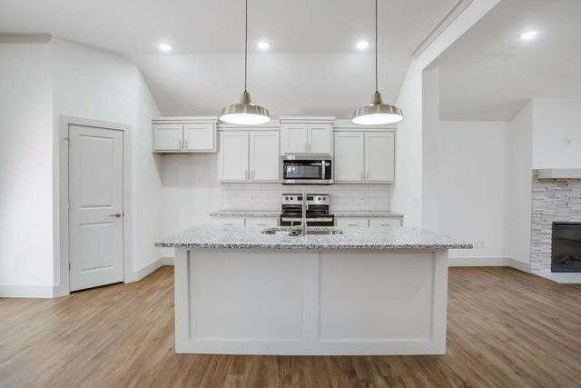 811 N 4th Street, Wolfforth, TX 79382