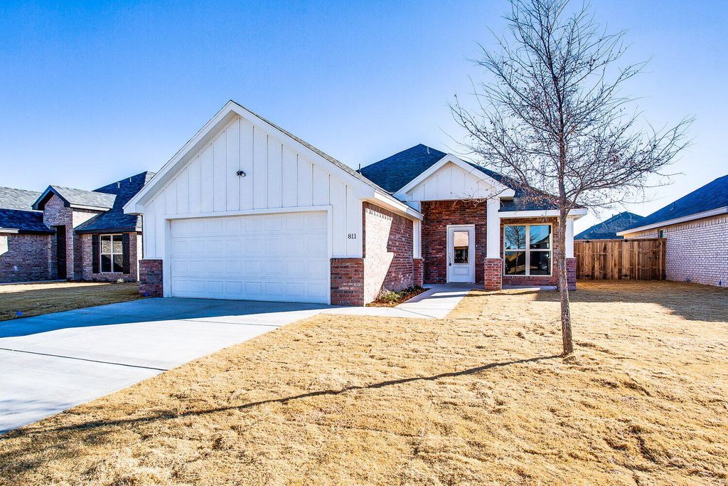 811 N 4th Street, Wolfforth, TX 79382