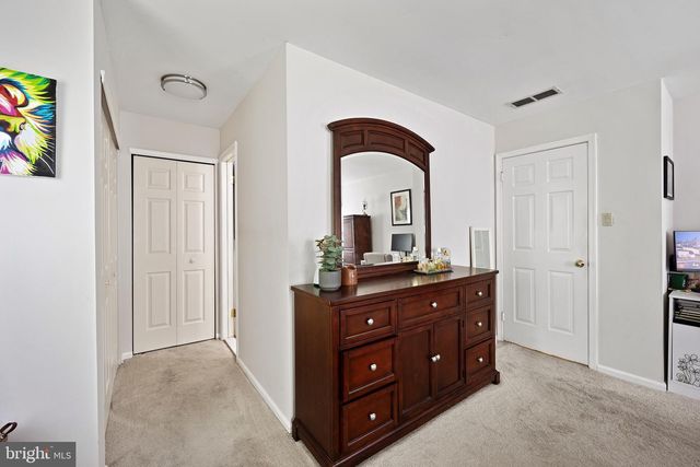 46 LAUREL CIR, Newtown, PA 18940