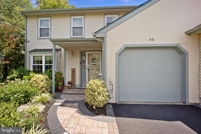 46 LAUREL CIR, Newtown, PA 18940