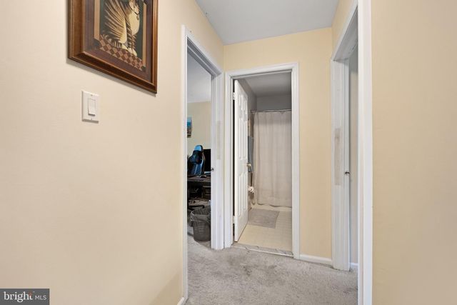 46 LAUREL CIR, Newtown, PA 18940
