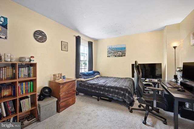 46 LAUREL CIR, Newtown, PA 18940