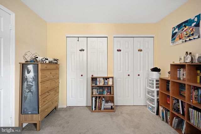 46 LAUREL CIR, Newtown, PA 18940