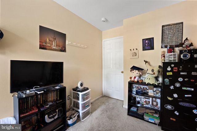 46 LAUREL CIR, Newtown, PA 18940