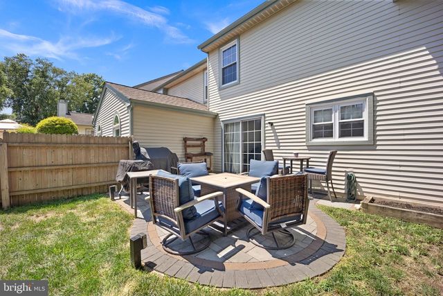 46 LAUREL CIR, Newtown, PA 18940