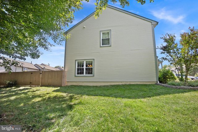 46 LAUREL CIR, Newtown, PA 18940