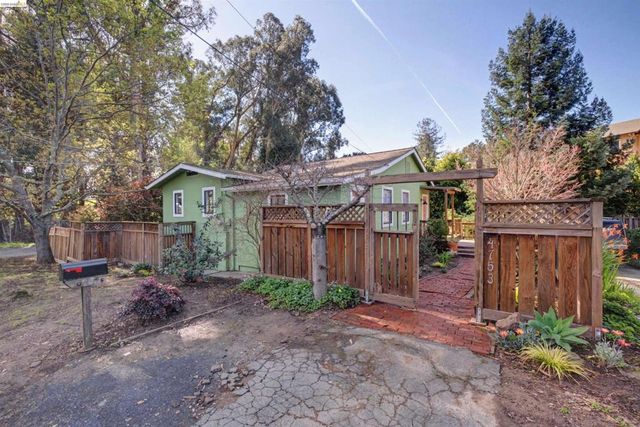 4753 4753 Mountain Blvd, Oakland, CA 94619