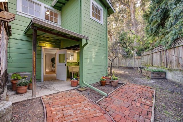 4753 4753 Mountain Blvd, Oakland, CA 94619